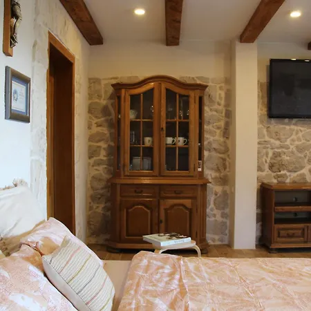 Lila Apartament