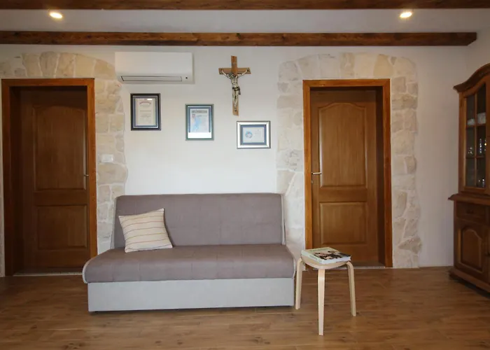 Apartment Lila Dicmo